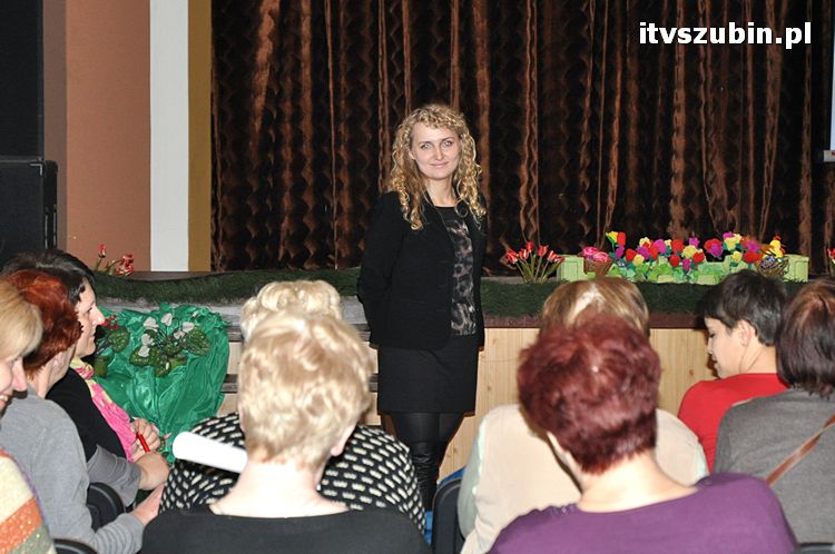 Seniorzy do szkoły - ruszył Uniwersytet Trzeciego Wieku w SDK