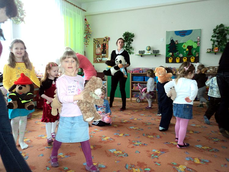 Zabawy z misiem jako droga do poznawania pojęć matematycznych