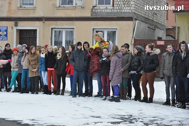 Pożegnanie zimy przez uczniów Gimnazjum nr 1 w Szubinie [FILM i FOTO]