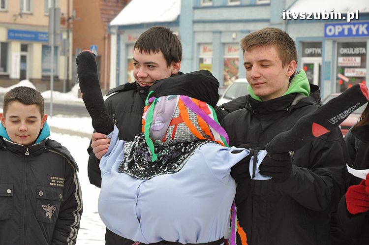 Pożegnanie zimy przez uczniów Gimnazjum nr 1 w Szubinie [FILM i FOTO]