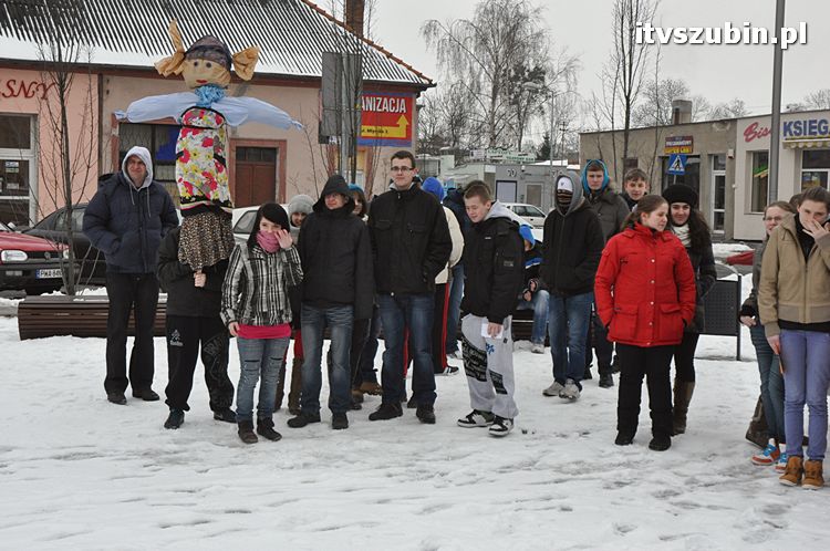 Pożegnanie zimy przez uczniów Gimnazjum nr 1 w Szubinie [FILM i FOTO]