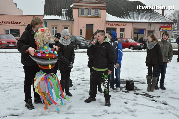 Pożegnanie zimy przez uczniów Gimnazjum nr 1 w Szubinie [FILM i FOTO]