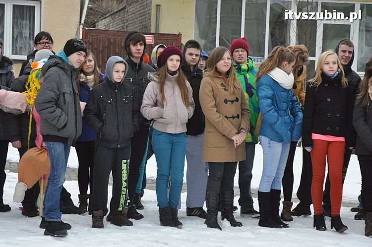 Pożegnanie zimy przez uczniów Gimnazjum nr 1 w Szubinie [FILM i FOTO]