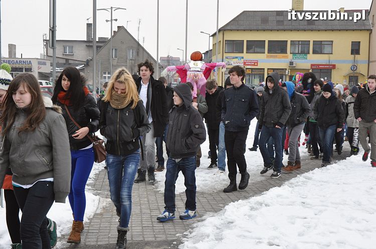Pożegnanie zimy przez uczniów Gimnazjum nr 1 w Szubinie [FILM i FOTO]