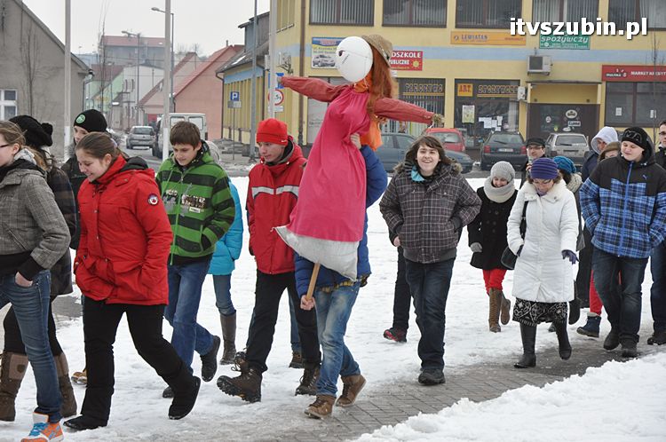 Pożegnanie zimy przez uczniów Gimnazjum nr 1 w Szubinie [FILM i FOTO]