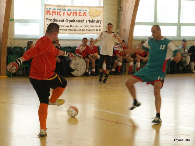 WIELKIE EMOCJE W FINALE - Kadra Zakładu Poprawczego wygrała w karnych
