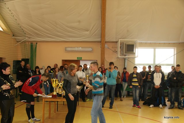 WIELKIE EMOCJE W FINALE - Kadra Zakładu Poprawczego wygrała w karnych