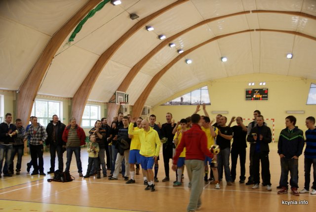 WIELKIE EMOCJE W FINALE - Kadra Zakładu Poprawczego wygrała w karnych