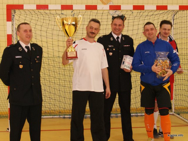 WIELKIE EMOCJE W FINALE - Kadra Zakładu Poprawczego wygrała w karnych