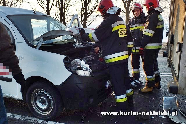 Zderzenie trzech samochodów w Trzeciewnicy