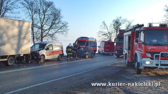 Zderzenie trzech samochodów w Trzeciewnicy
