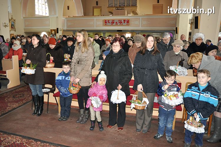 Święcenie pokarmów na stół wielkanocny w szubińskich kościołach