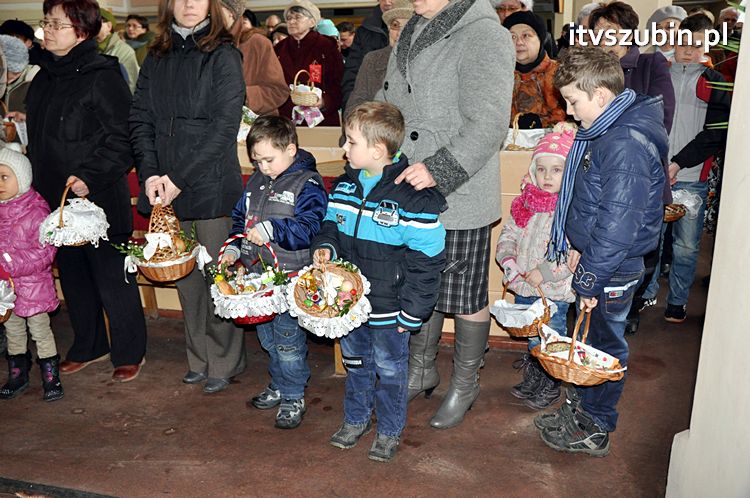 Święcenie pokarmów na stół wielkanocny w szubińskich kościołach