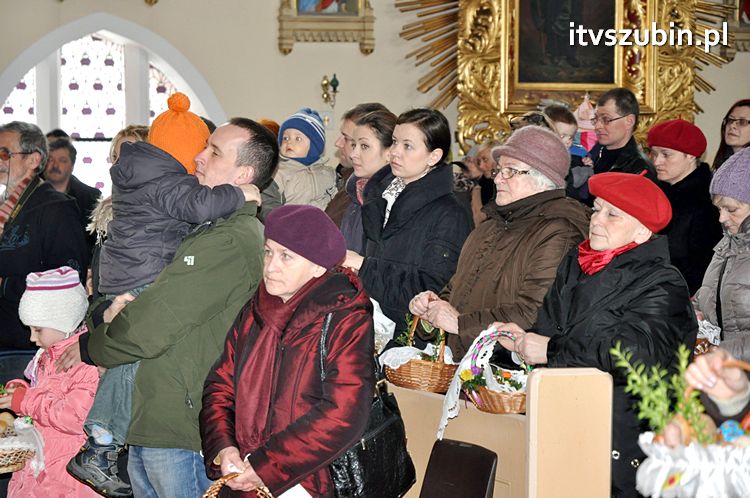 Święcenie pokarmów na stół wielkanocny w szubińskich kościołach