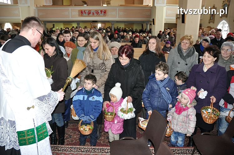 Święcenie pokarmów na stół wielkanocny w szubińskich kościołach