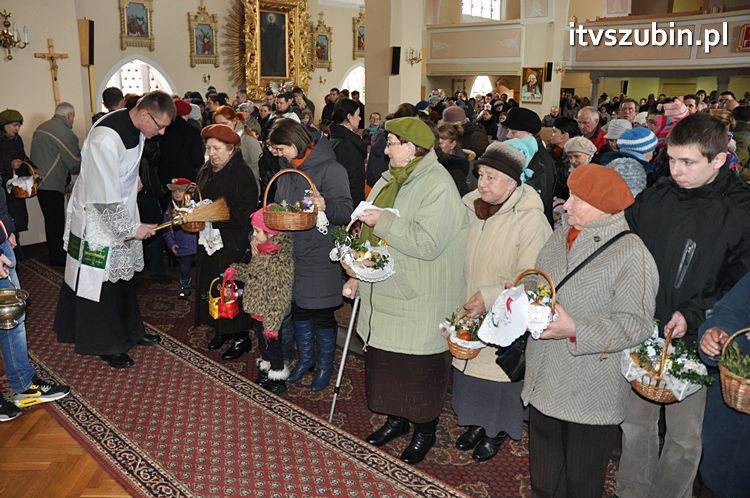 Święcenie pokarmów na stół wielkanocny w szubińskich kościołach