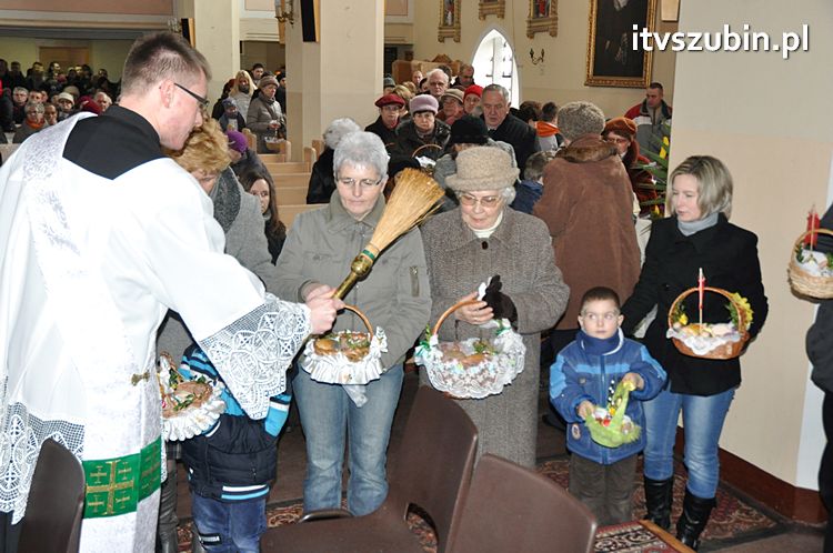 Święcenie pokarmów na stół wielkanocny w szubińskich kościołach