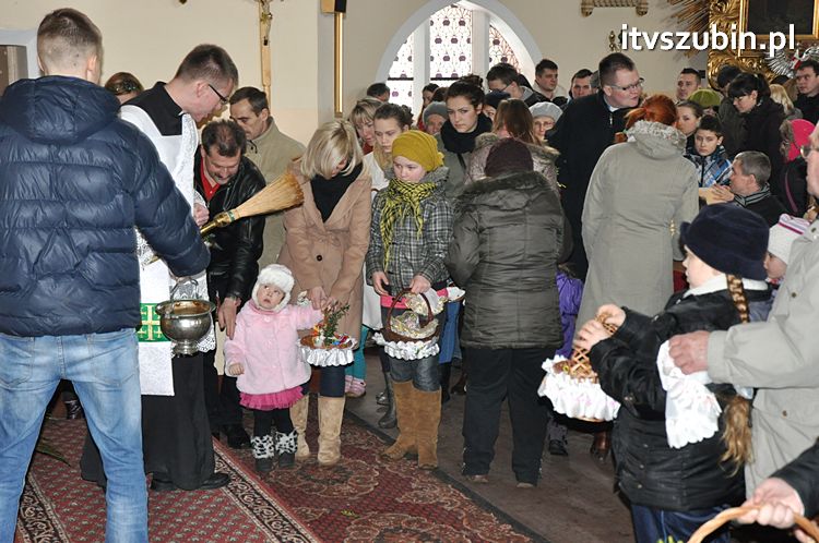 Święcenie pokarmów na stół wielkanocny w szubińskich kościołach