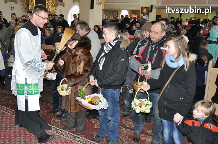 Święcenie pokarmów na stół wielkanocny w szubińskich kościołach