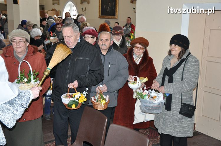 Święcenie pokarmów na stół wielkanocny w szubińskich kościołach