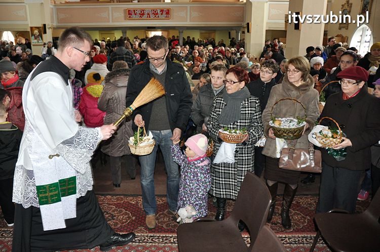 Święcenie pokarmów na stół wielkanocny w szubińskich kościołach