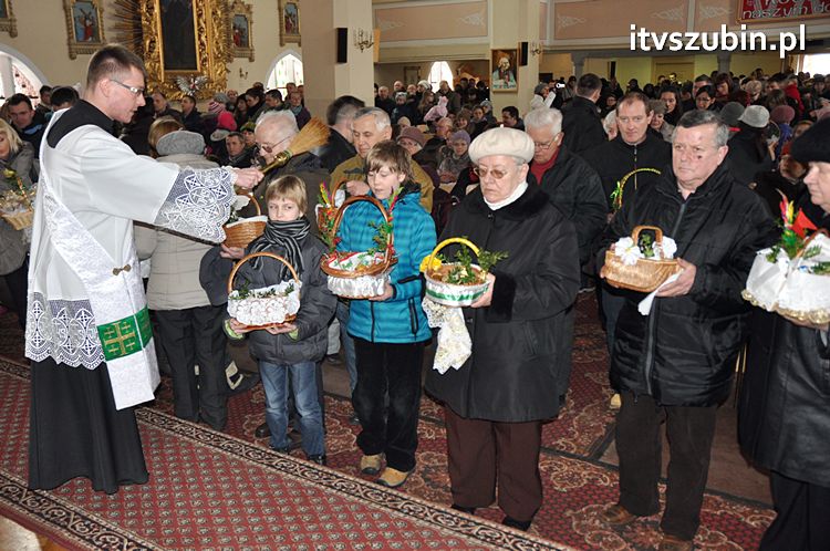 Święcenie pokarmów na stół wielkanocny w szubińskich kościołach