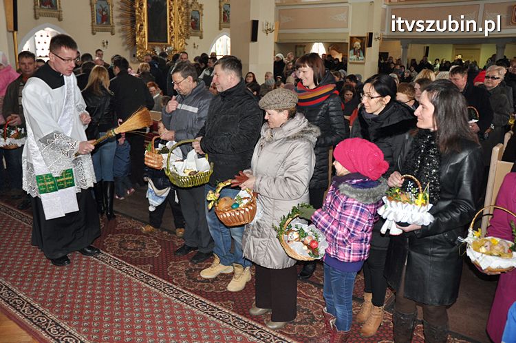 Święcenie pokarmów na stół wielkanocny w szubińskich kościołach