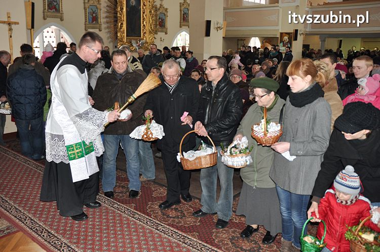 Święcenie pokarmów na stół wielkanocny w szubińskich kościołach