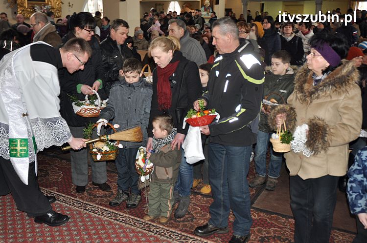 Święcenie pokarmów na stół wielkanocny w szubińskich kościołach