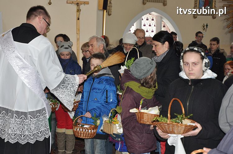 Święcenie pokarmów na stół wielkanocny w szubińskich kościołach
