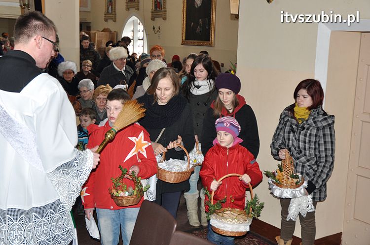 Święcenie pokarmów na stół wielkanocny w szubińskich kościołach