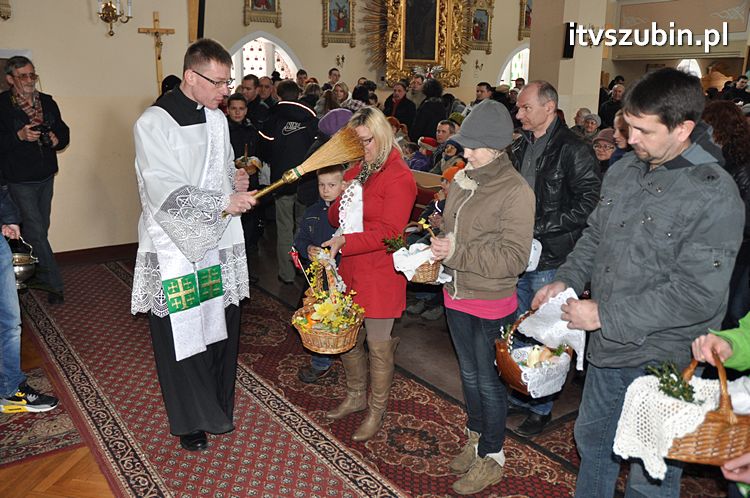 Święcenie pokarmów na stół wielkanocny w szubińskich kościołach