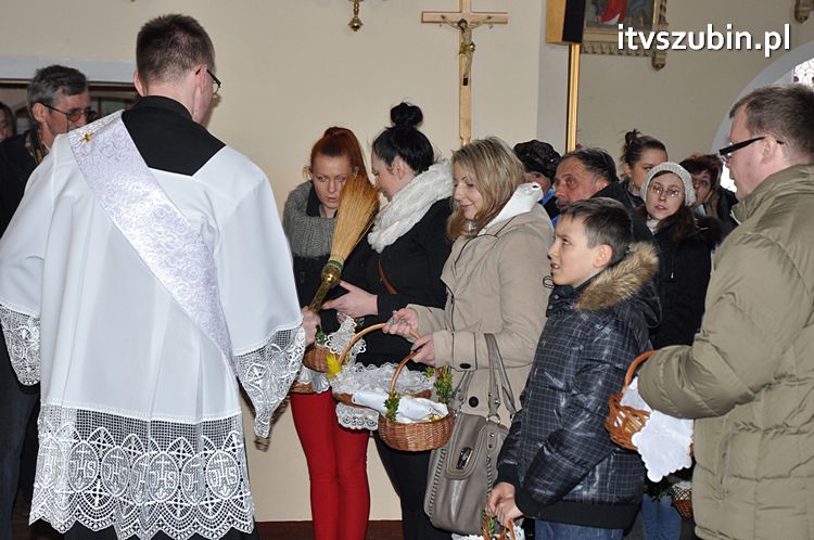 Święcenie pokarmów na stół wielkanocny w szubińskich kościołach