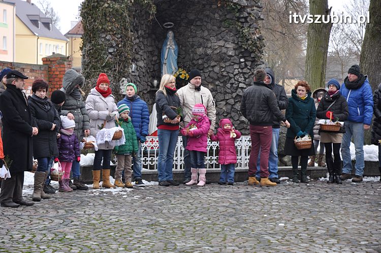 Święcenie pokarmów na stół wielkanocny w szubińskich kościołach
