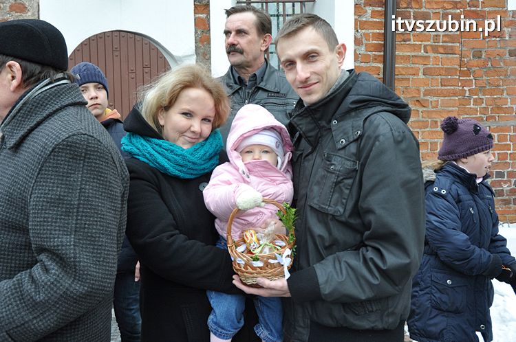 Święcenie pokarmów na stół wielkanocny w szubińskich kościołach