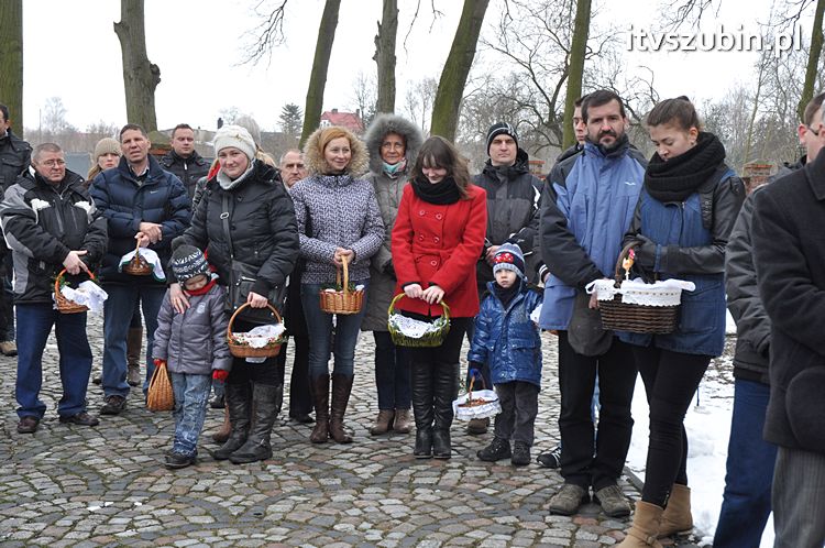 Święcenie pokarmów na stół wielkanocny w szubińskich kościołach