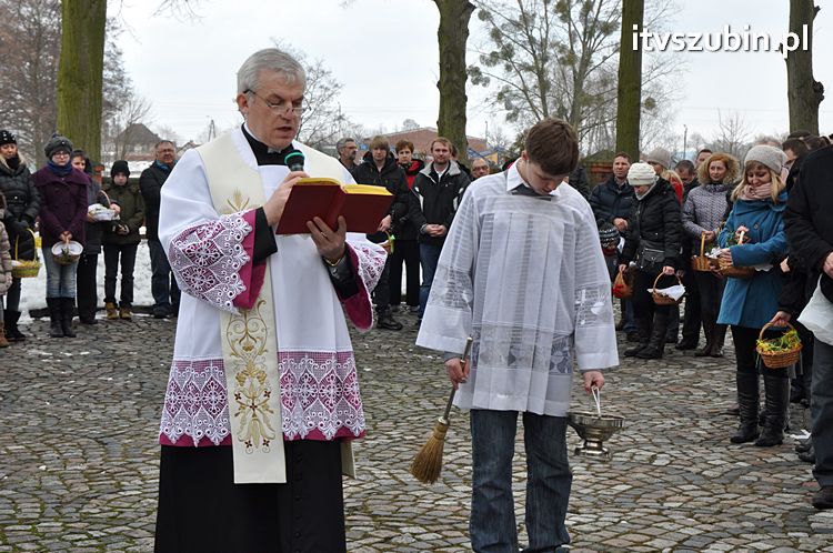Święcenie pokarmów na stół wielkanocny w szubińskich kościołach