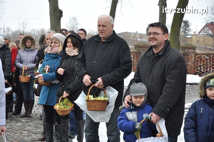 Święcenie pokarmów na stół wielkanocny w szubińskich kościołach
