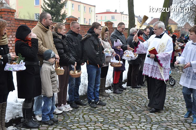 Święcenie pokarmów na stół wielkanocny w szubińskich kościołach