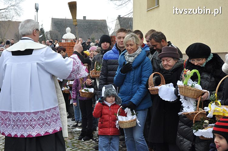 Święcenie pokarmów na stół wielkanocny w szubińskich kościołach
