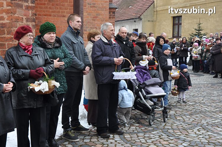 Święcenie pokarmów na stół wielkanocny w szubińskich kościołach