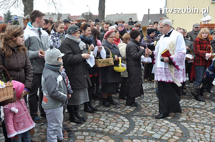 Święcenie pokarmów na stół wielkanocny w szubińskich kościołach