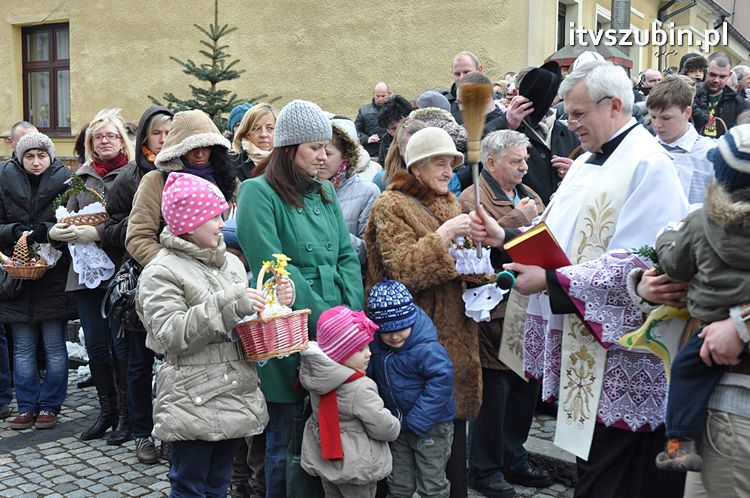 Święcenie pokarmów na stół wielkanocny w szubińskich kościołach