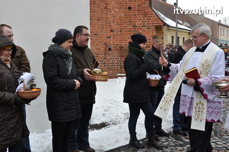 Święcenie pokarmów na stół wielkanocny w szubińskich kościołach