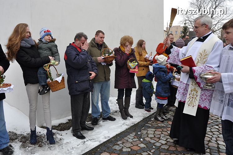 Święcenie pokarmów na stół wielkanocny w szubińskich kościołach