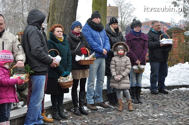 Święcenie pokarmów na stół wielkanocny w szubińskich kościołach