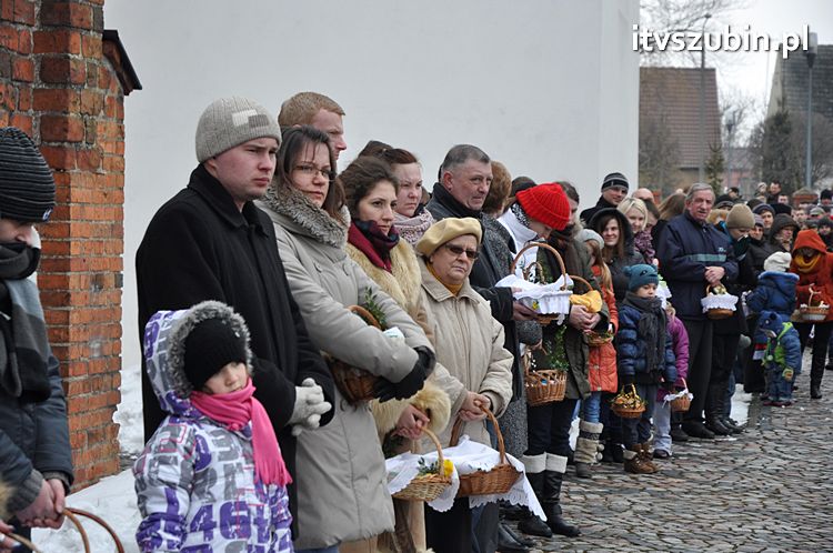 Święcenie pokarmów na stół wielkanocny w szubińskich kościołach