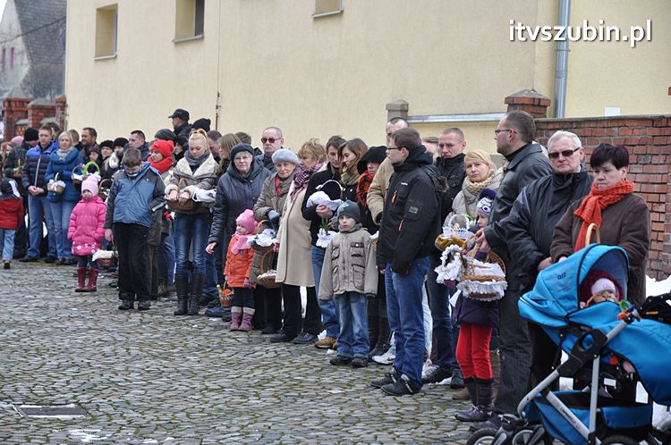 Święcenie pokarmów na stół wielkanocny w szubińskich kościołach