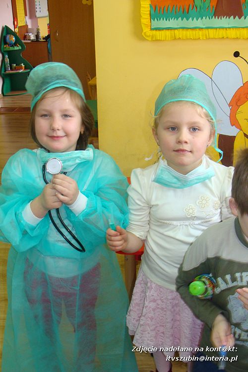 Pielęgniarka z wizytą u starszaków ze 