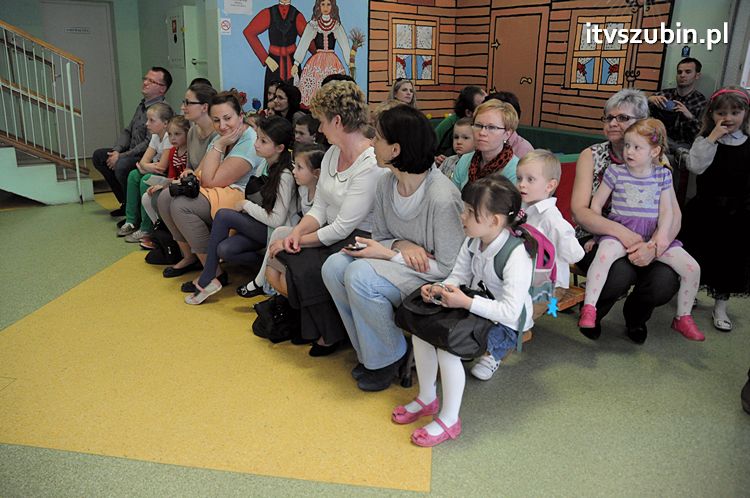 VIII Przedszkolnym Konkursie Recytatorskim ?ZDROWY I BEZPIECZNY PRZEDSZKOLAK TO JA?